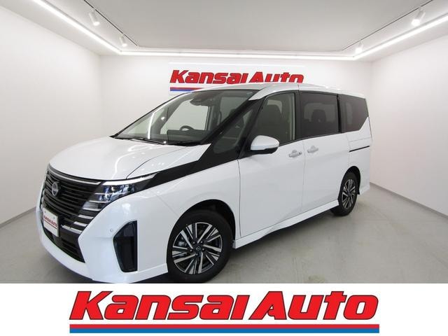 Nissan SERENA 2026 — фото автомобиля