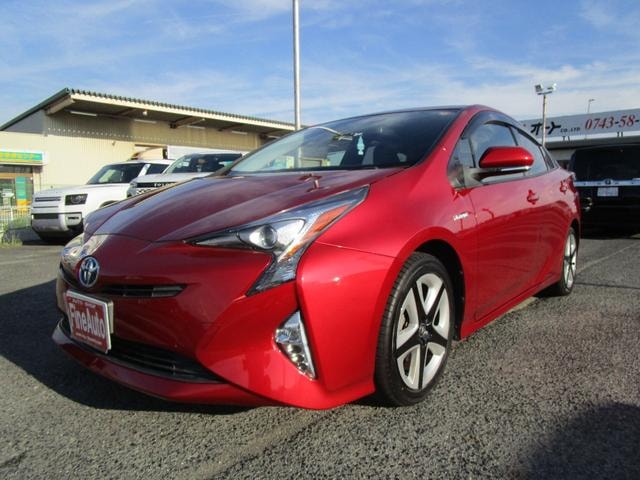Toyota PRIUS 2017 — фото автомобиля 1