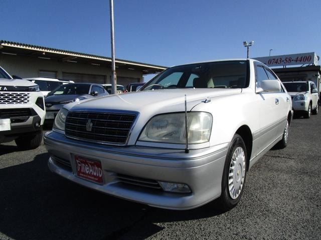 Toyota CROWN 2001 — фото автомобиля 1