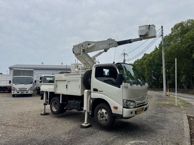 Hino DUTRO 2018 — фото автомобиля 1