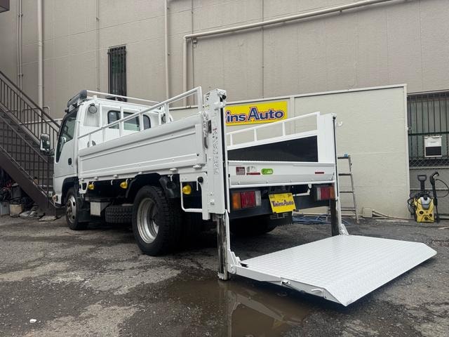 Isuzu ELF TRUCK 2018 — фото автомобиля 1