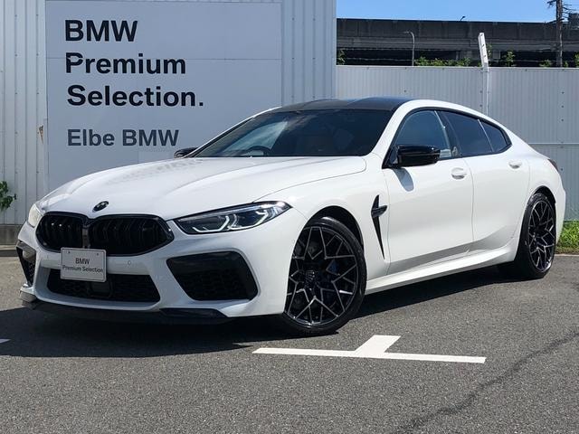 Bmw M8 2021 — фото автомобиля