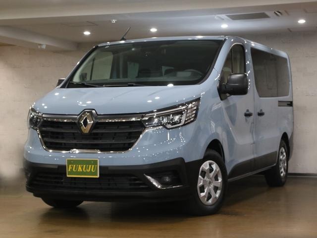 Renault TRAFIC 2023 — фото автомобиля 1