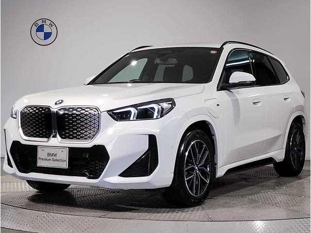 Bmw iX1 2024 — фото автомобиля 1