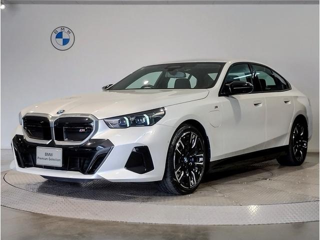 Bmw i5 2025 — фото автомобиля 1