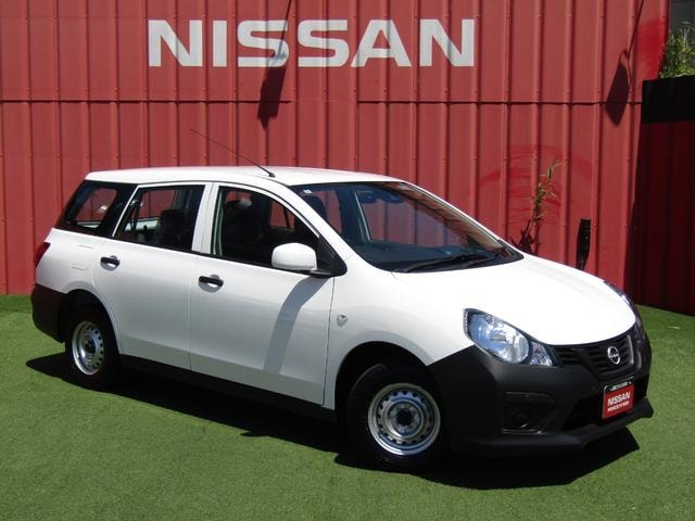 Nissan AD 2025 — фото автомобиля 1