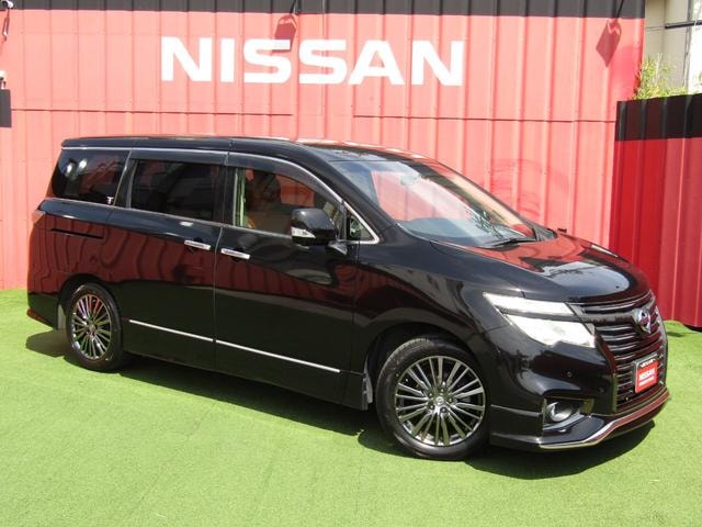 Nissan ELGRAND 2018 — фото автомобиля 1