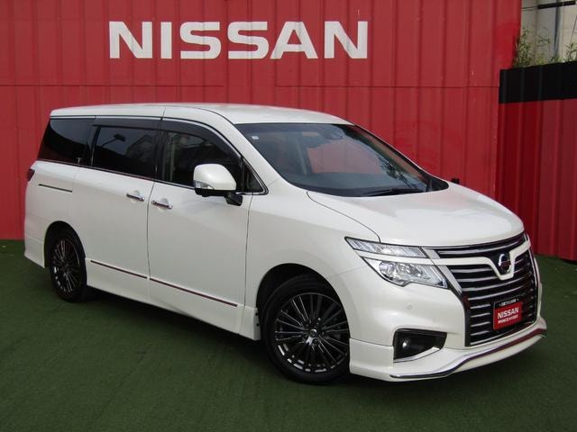 Nissan ELGRAND 2019 — фото автомобиля 1