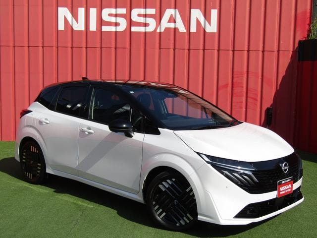 Nissan AURA 2025 — фото автомобиля