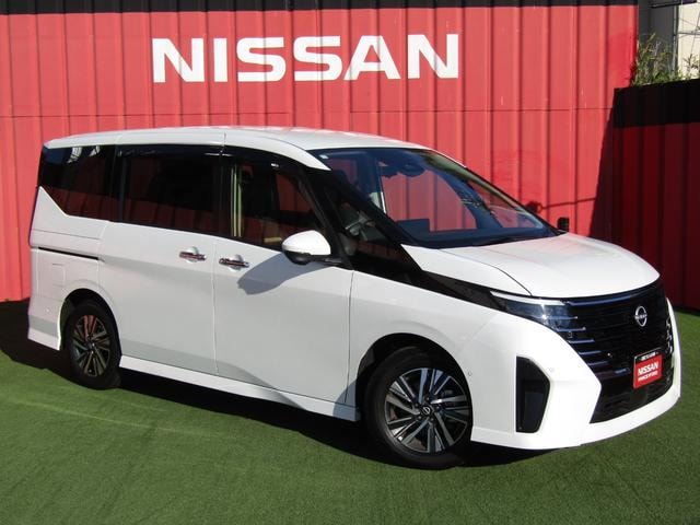 Nissan SERENA 2023 — фото автомобиля 1