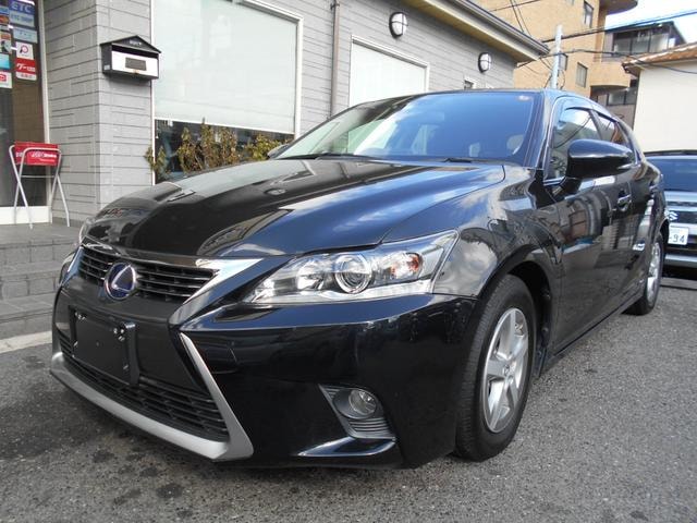 Lexus CT 2016 — фото автомобиля 1