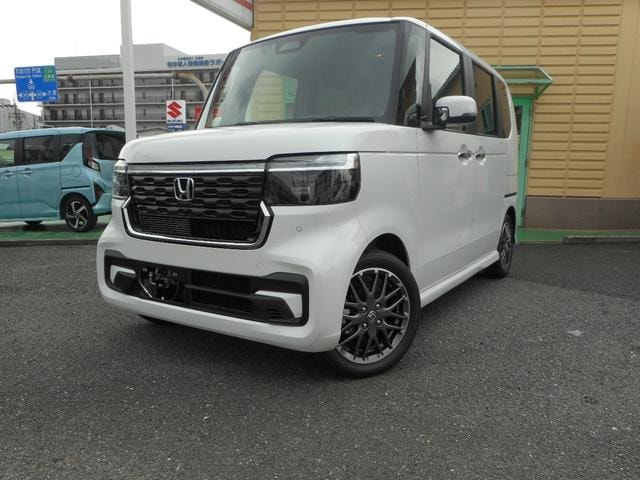 Honda N-BOX CUSTOM 2026 — фото автомобиля 1