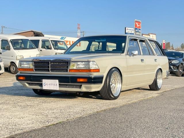Nissan CEDRIC WAGON 1995 — фото автомобиля