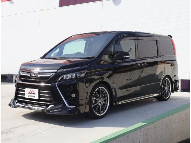 Toyota VOXY 2017 — фото автомобиля 1