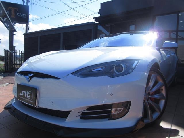 Tesla MODEL S 2014 — фото автомобиля