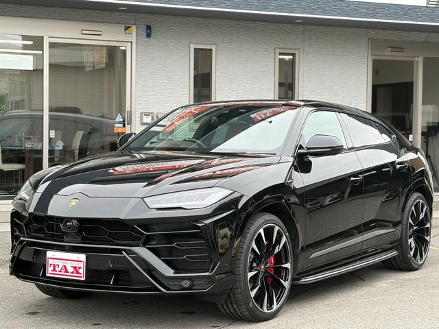 Lamborghini URUS 2020 — фото автомобиля