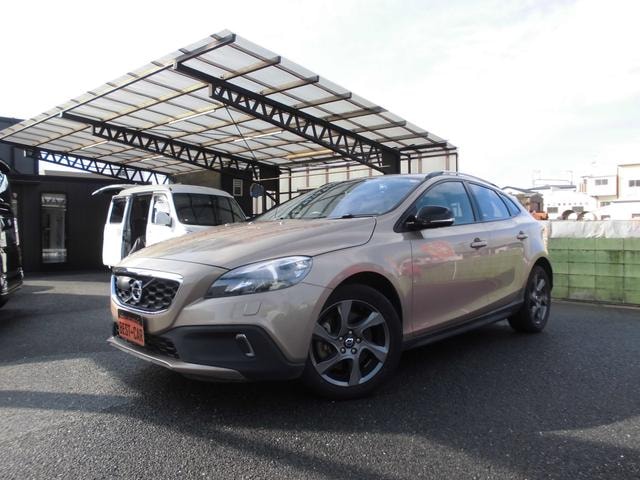 Volvo V40 2013 — фото автомобиля 1