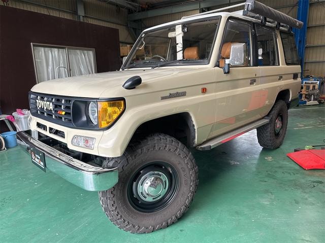 Toyota LAND CRUISER PRADO 1993 — фото автомобиля 1