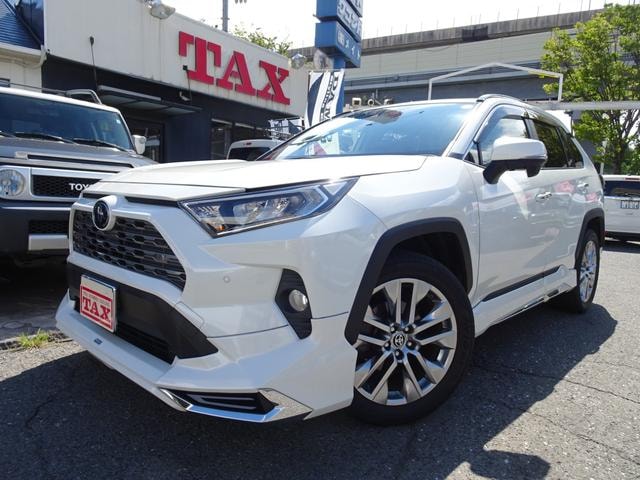Toyota RAV4 2020 — фото автомобиля 1