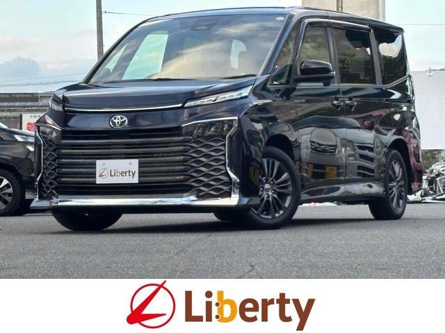 Toyota VOXY 2022 — фото автомобиля 1