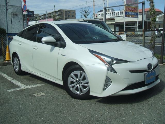 Toyota PRIUS 2016 — фото автомобиля 1