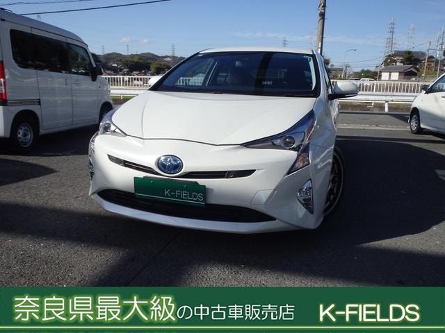 Toyota PRIUS 2016 — фото автомобиля 1