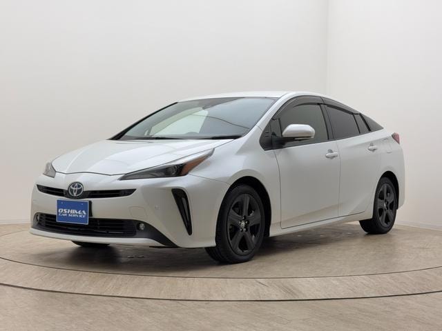 Toyota PRIUS 2021 — фото автомобиля 1