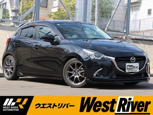 Mazda DEMIO 2017 — фото автомобиля 1