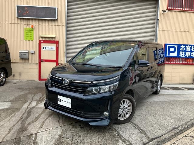Toyota VOXY 2014 — фото автомобиля 1