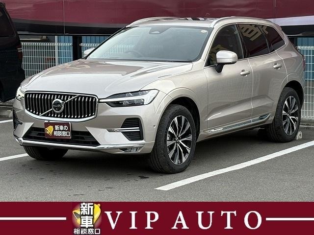 Volvo XC60 2025 — фото автомобиля 1