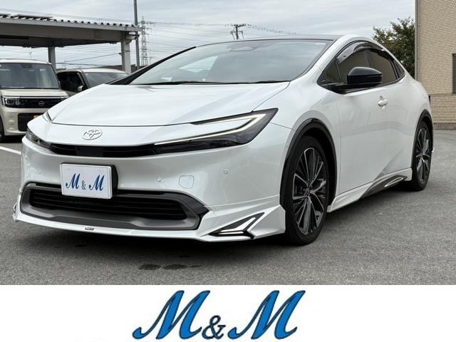 Toyota PRIUS 2024 — фото автомобиля
