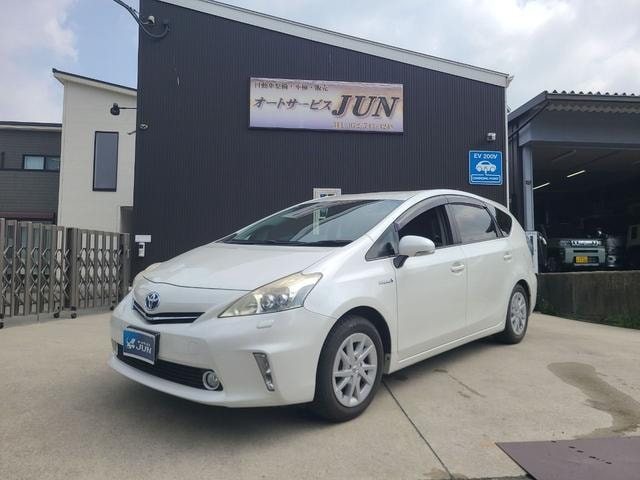 Toyota PRIUS ALPHA 2013 — фото автомобиля 1