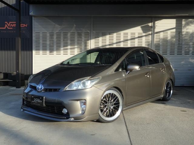Toyota PRIUS 2012 — фото автомобиля