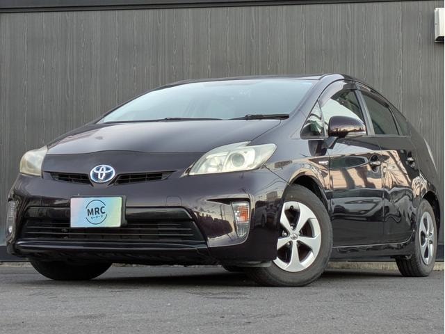 Toyota PRIUS 2013 — фото автомобиля