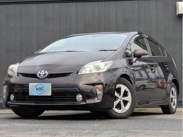 Toyota PRIUS 2015 — фото автомобиля