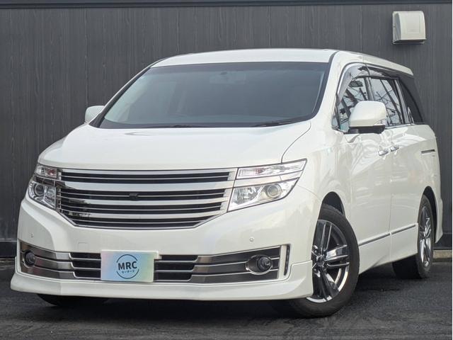 Nissan ELGRAND 2011 — фото автомобиля