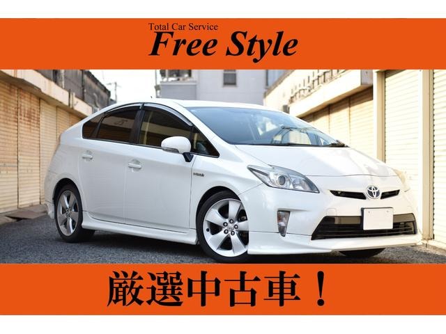Toyota PRIUS 2012 — фото автомобиля 1