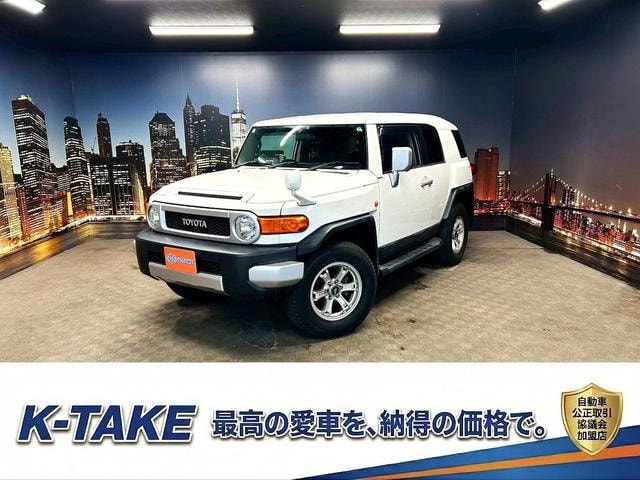 Toyota FJ CRUISER 2011 — фото автомобиля
