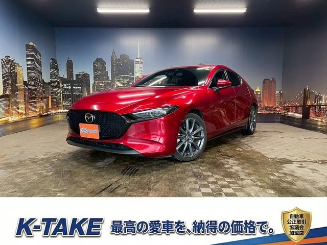 Mazda 3 FASTBACK 2019 — фото автомобиля
