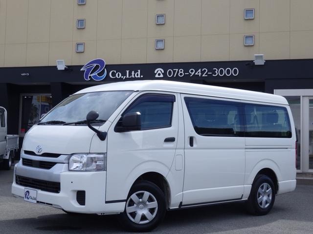 Toyota HIACE WAGON 2023 — фото автомобиля 1