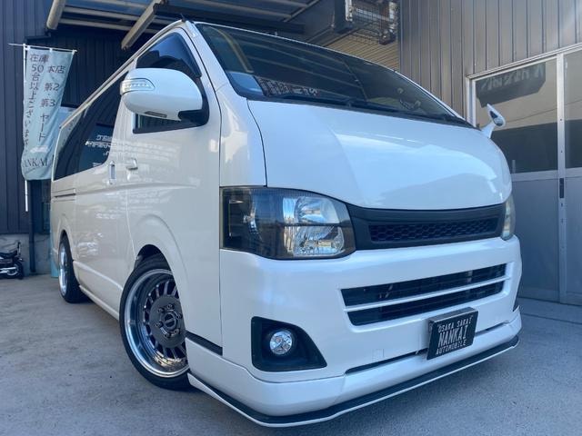 Toyota HIACE VAN 2010 — фото автомобиля