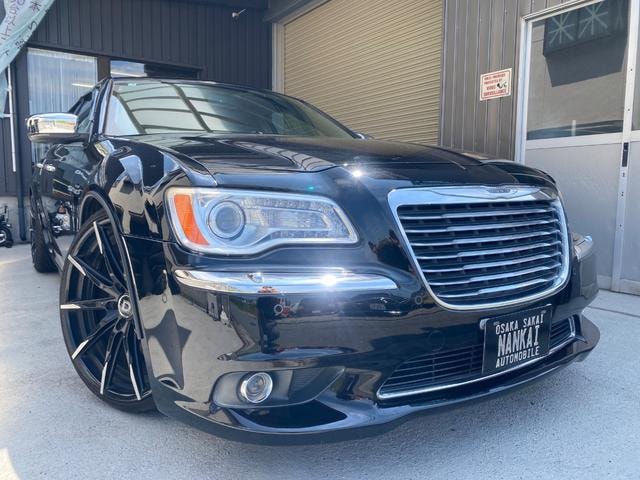 Chrysler 300 2013 — фото автомобиля 1