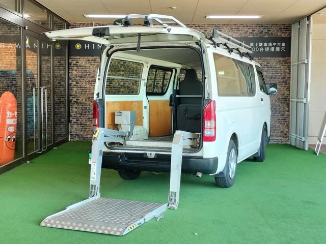 Toyota HIACE VAN 2012 — фото автомобиля 1