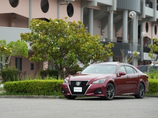 Toyota CROWN 2015 — фото автомобиля 1