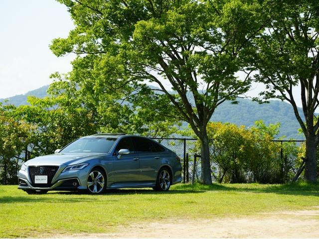 Toyota CROWN HYBRID 2019 — фото автомобиля