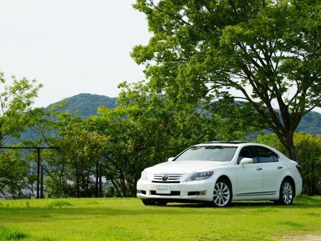 Lexus LS 2011 — фото автомобиля 1