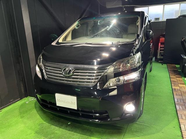 Toyota VELLFIRE 2010 — фото автомобиля 1
