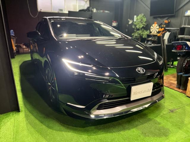 Toyota PRIUS 2025 — фото автомобиля 1
