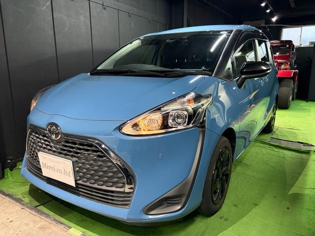 Toyota SIENTA 2022 — фото автомобиля 1