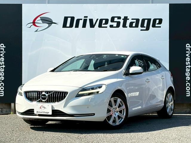 Volvo V40 2017 — фото автомобиля 1